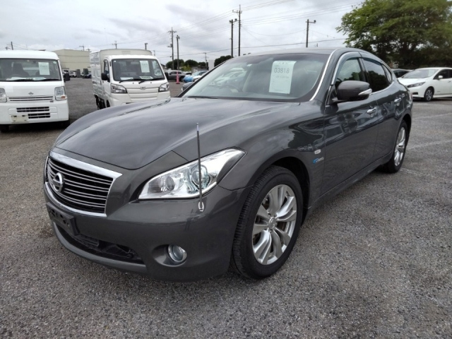 NISSAN FUGA 2013