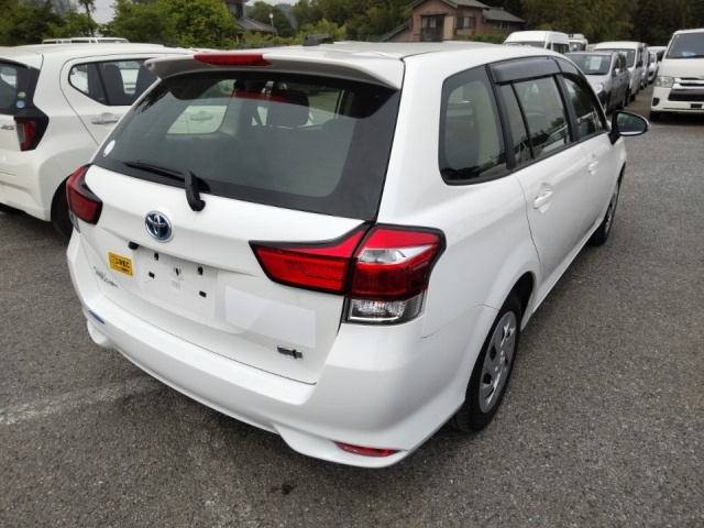 TOYOTA COROLLA FIELDER 2024