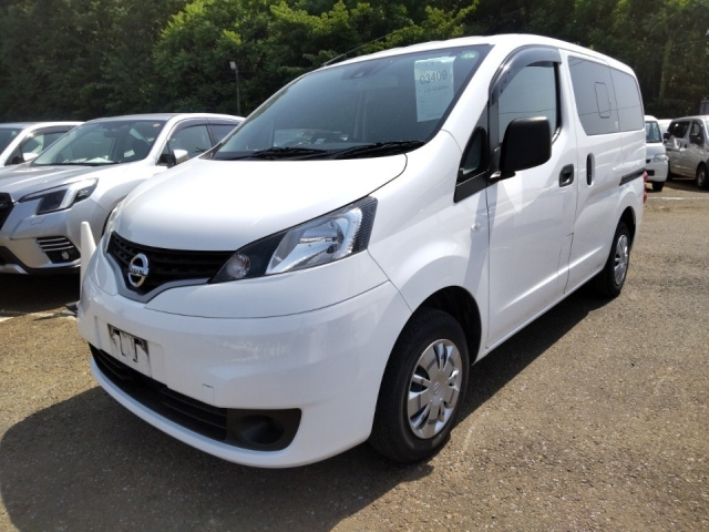 NISSAN NV200 2020