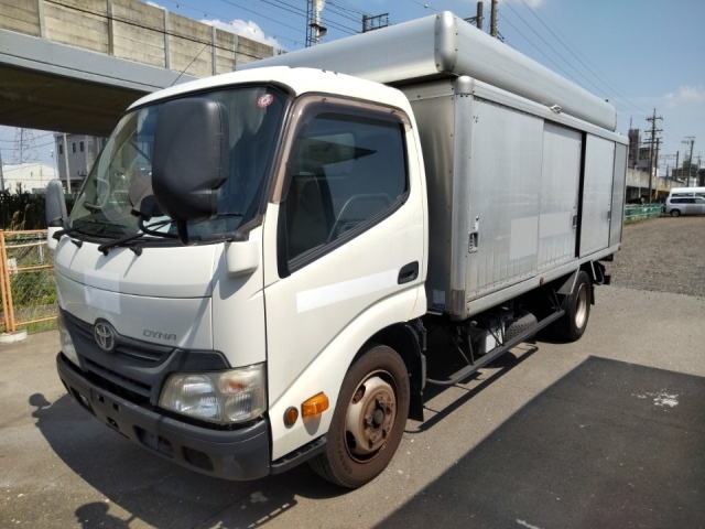 TOYOTA DYNA