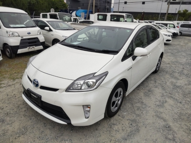 TOYOTA PRIUS