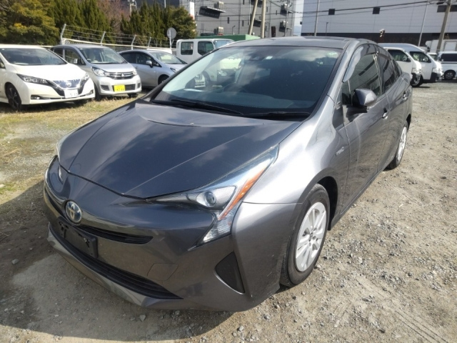 TOYOTA PRIUS