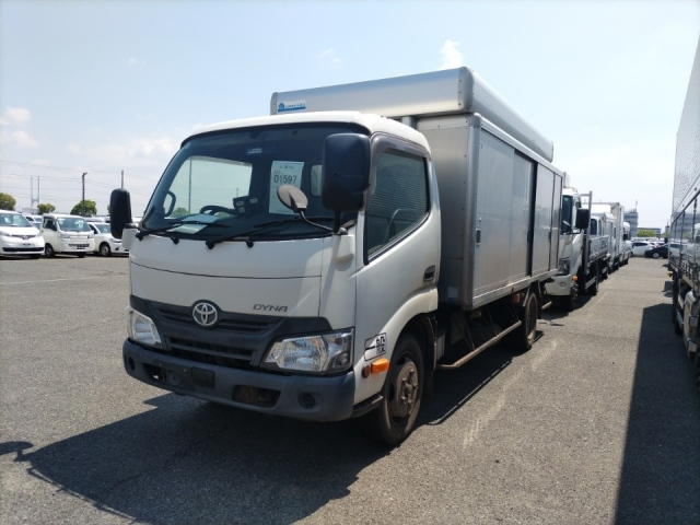 TOYOTA DYNA 2017