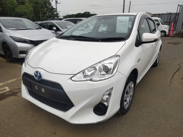 TOYOTA AQUA 2017