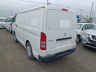 TOYOTA HIACE VAN 2016