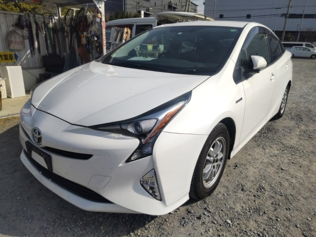 TOYOTA PRIUS