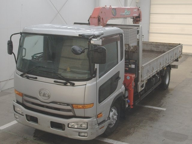 NISSAN CONDOR 2013