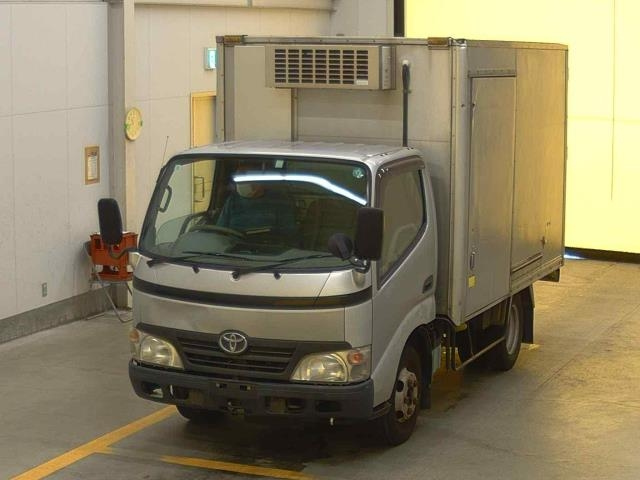 TOYOTA DYNA 2009