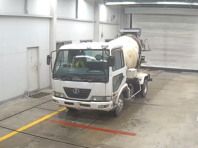 NISSAN CONDOR 2008