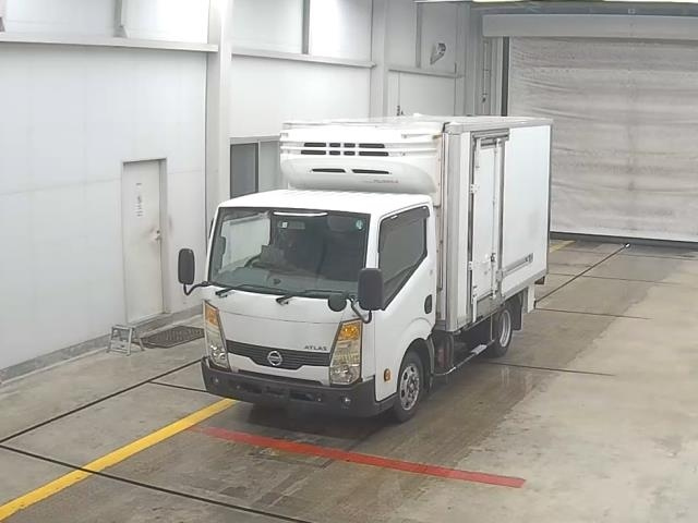 NISSAN ATLAS 2012