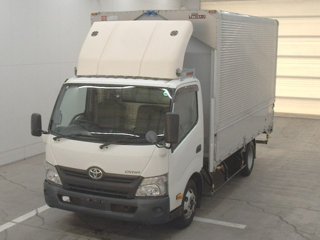 TOYOTA DYNA 2017