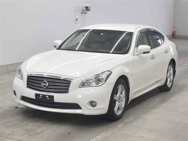 NISSAN FUGA 2014