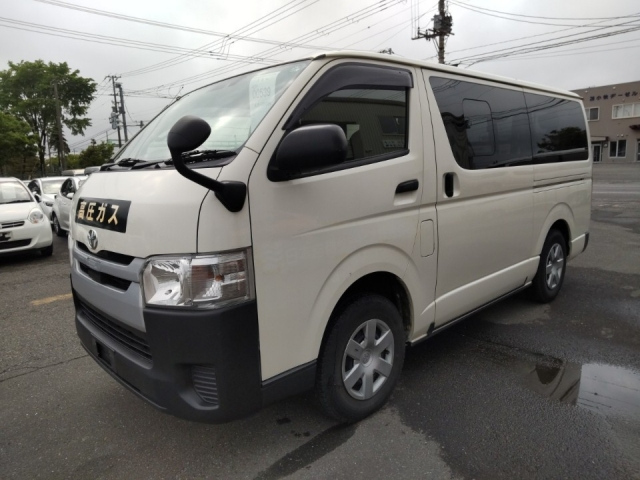 TOYOTA HIACE VAN 2018