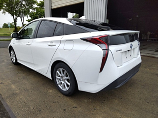 TOYOTA PRIUS 2016