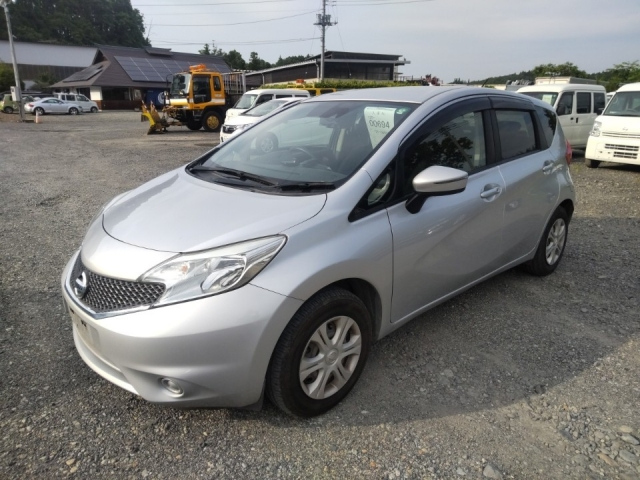 NISSAN NOTE 2015