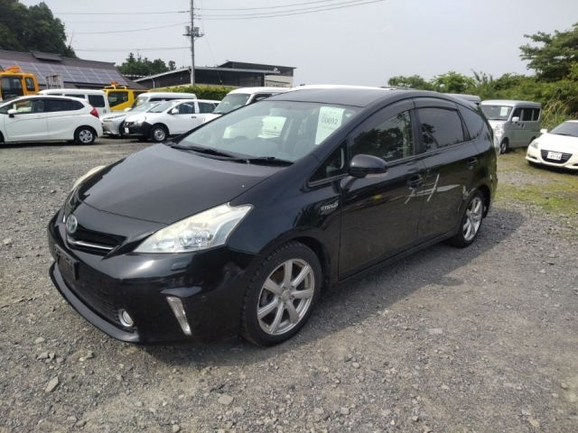 TOYOTA PRIUS ALPHA 2013