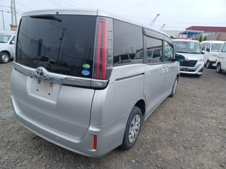 TOYOTA NOAH 2019