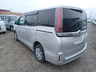TOYOTA NOAH 2019