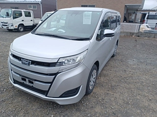 TOYOTA NOAH 2019