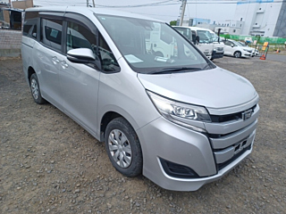 TOYOTA NOAH 2019
