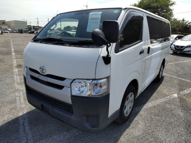 TOYOTA HIACE VAN 2019