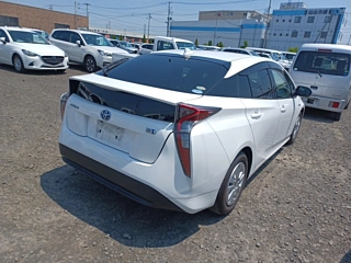 TOYOTA PRIUS 2016