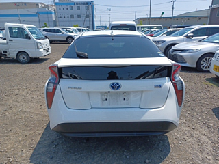 TOYOTA PRIUS 2016