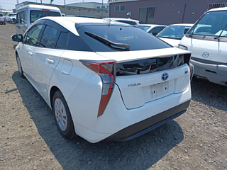 TOYOTA PRIUS 2016