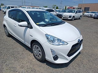 TOYOTA AQUA 2017