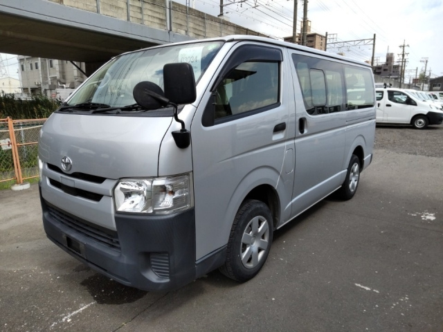 TOYOTA HIACE VAN 2018