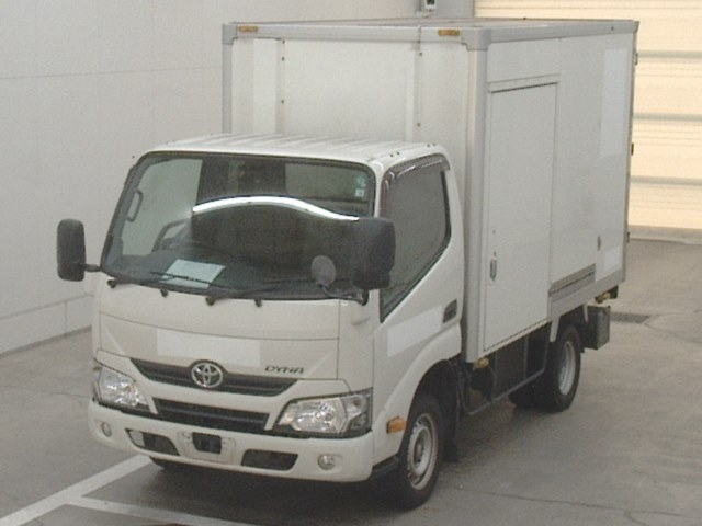 TOYOTA DYNA 2019