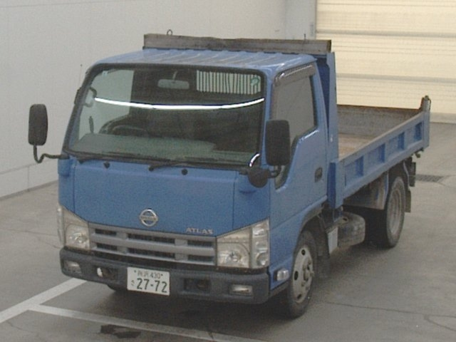 NISSAN ATLAS 2011