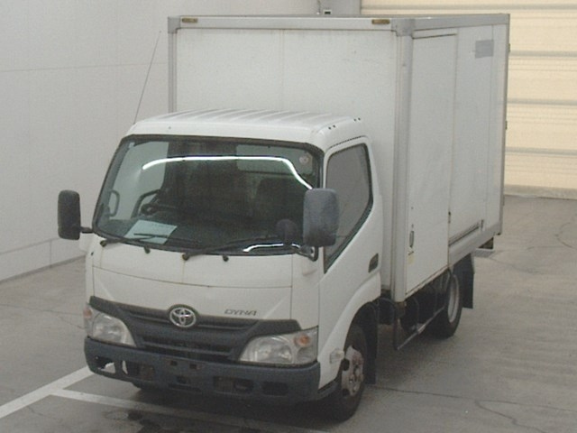 TOYOTA DYNA 2011