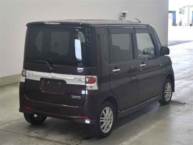 DAIHATSU TANTO 2010