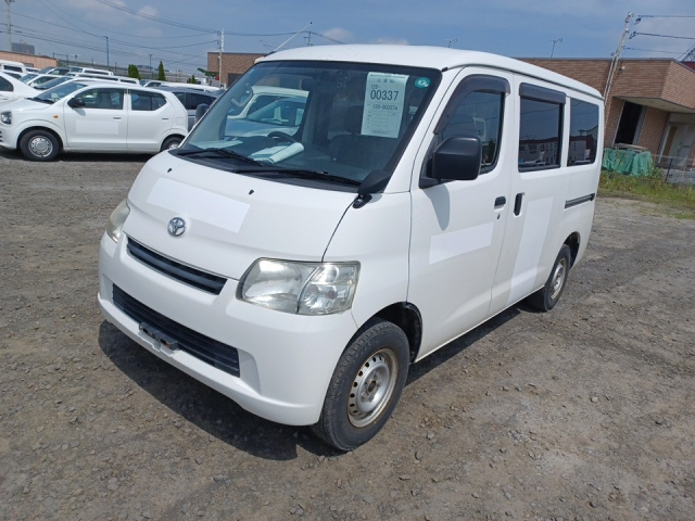 TOYOTA TOWN ACE VAN 2015