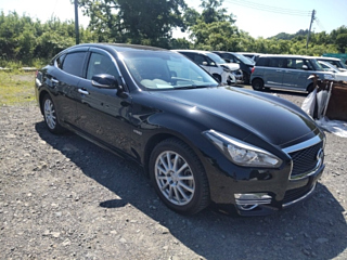 NISSAN FUGA 2015