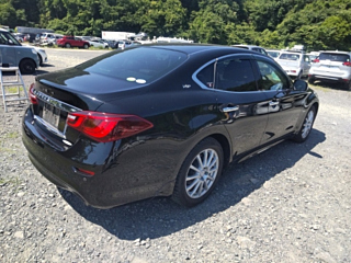NISSAN FUGA 2015