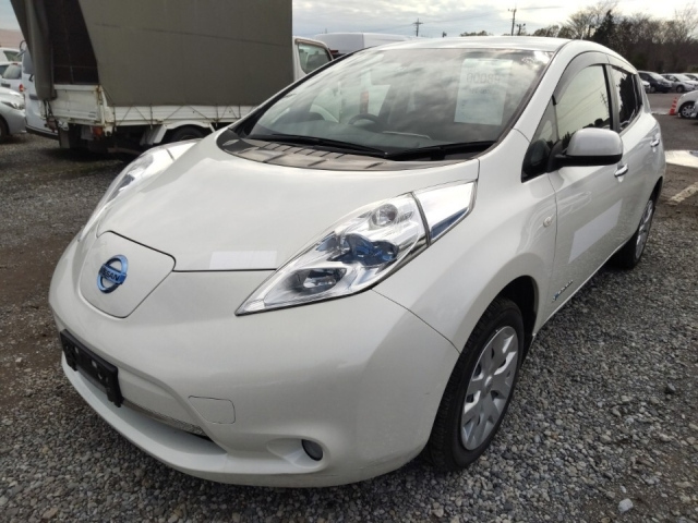 NISSAN LEAF 2015