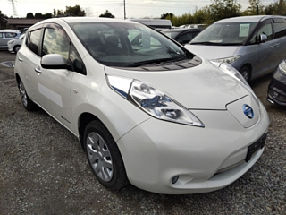NISSAN LEAF 2015