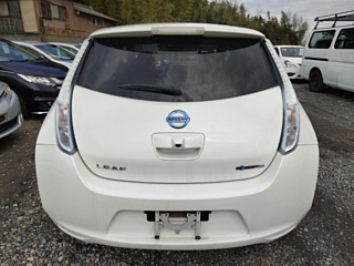 NISSAN LEAF 2015