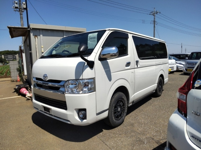 TOYOTA HIACE VAN