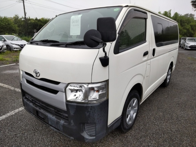 TOYOTA HIACE VAN