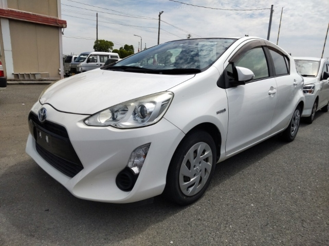 TOYOTA AQUA 2016