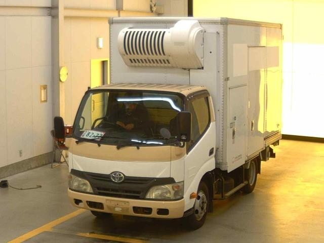 TOYOTA DYNA 2013