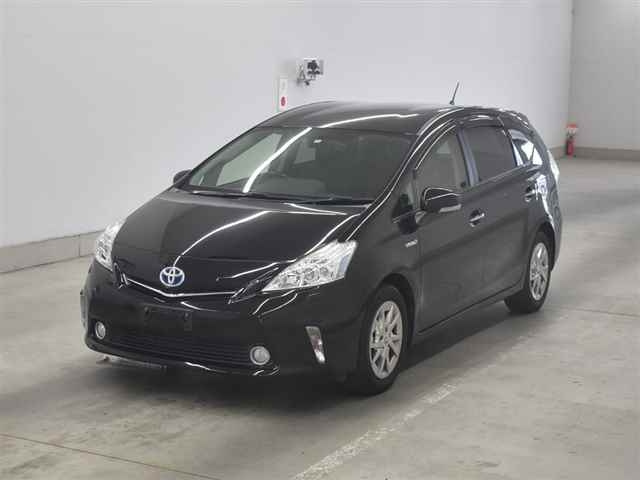 TOYOTA PRIUS ALPHA 2014
