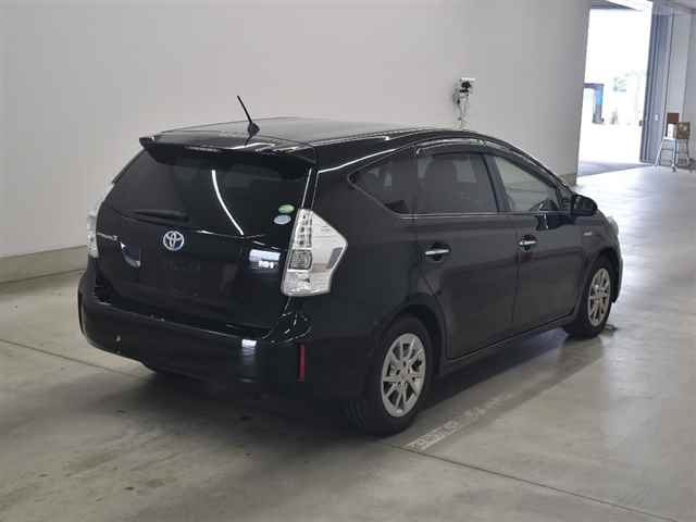 TOYOTA PRIUS ALPHA 2014