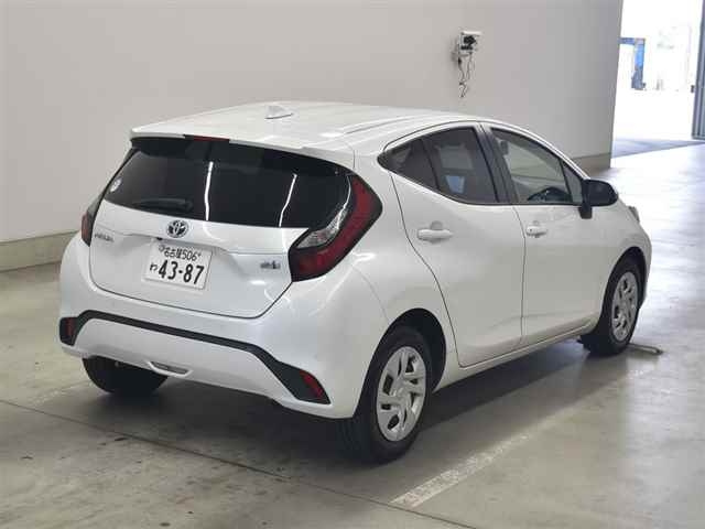 TOYOTA AQUA 2023