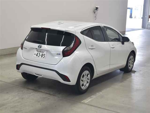 TOYOTA AQUA 2023
