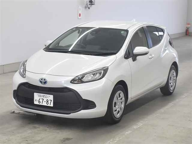 TOYOTA AQUA 2024
