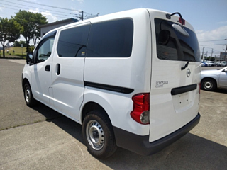 NISSAN NV200 2018